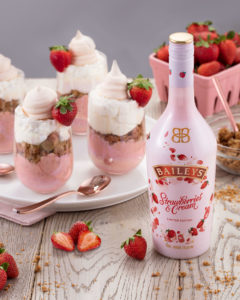 Baileys Strawberries & Cream Short Treats